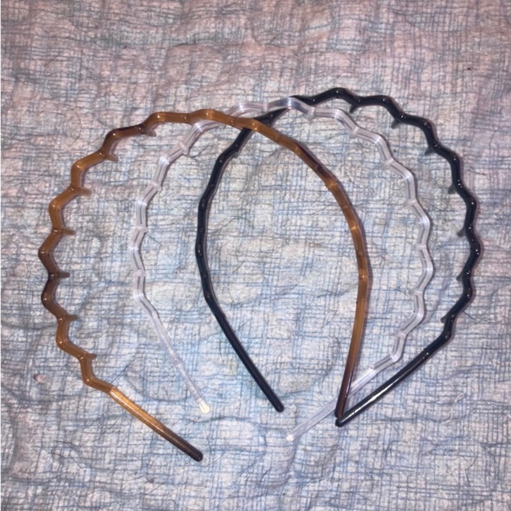 SOLD: ⭐️3/$10: Plastic Head Band